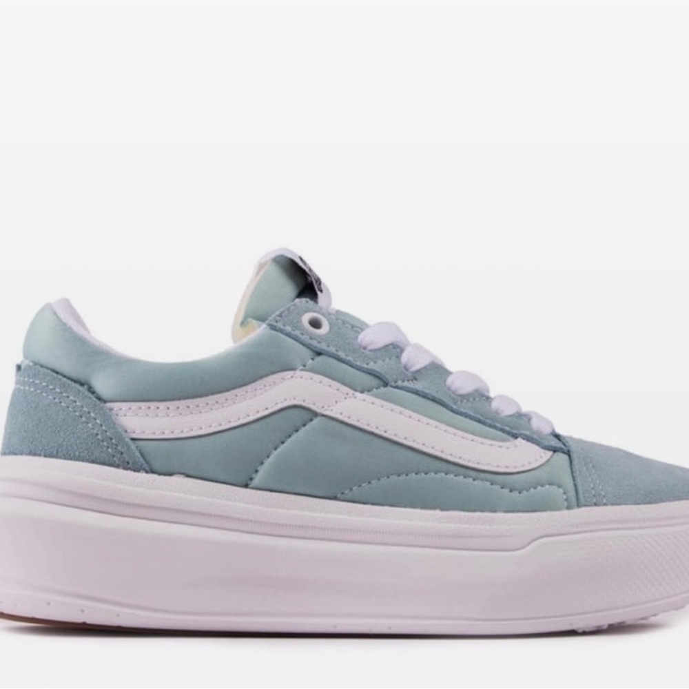 Women's Vans Overt Platform Sneakers- NEVER WORN